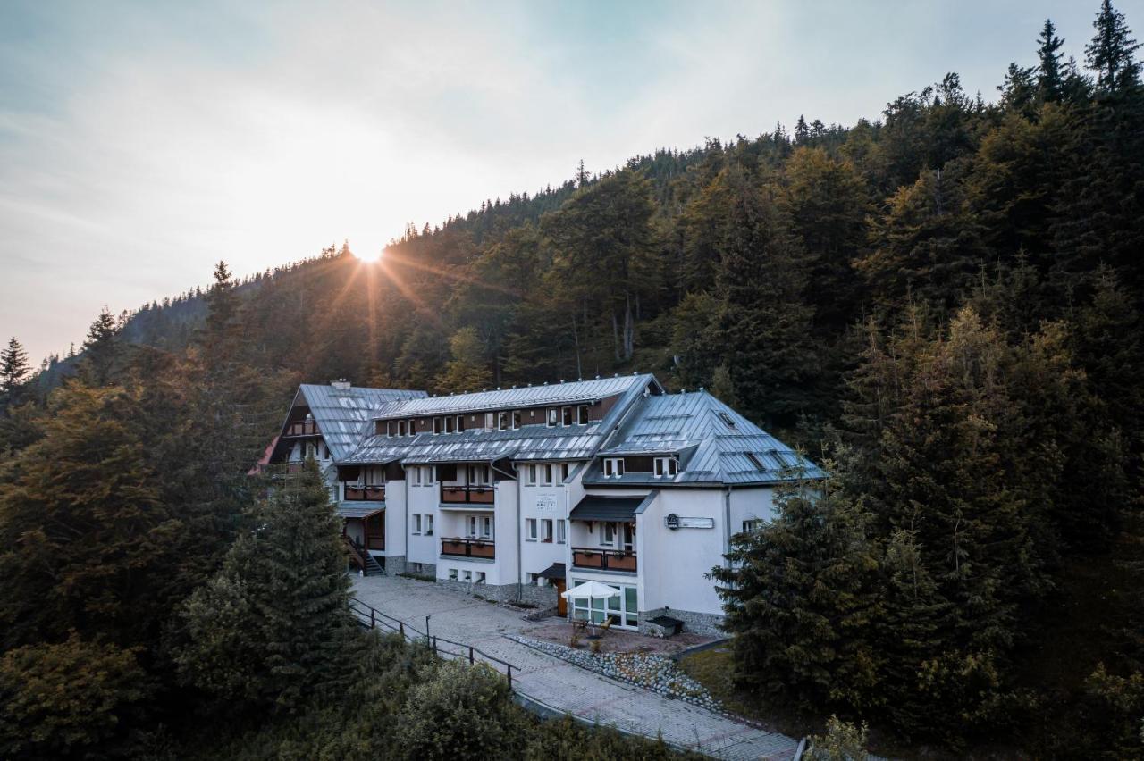 Horsky Hotel Totem Jaraba Экстерьер фото